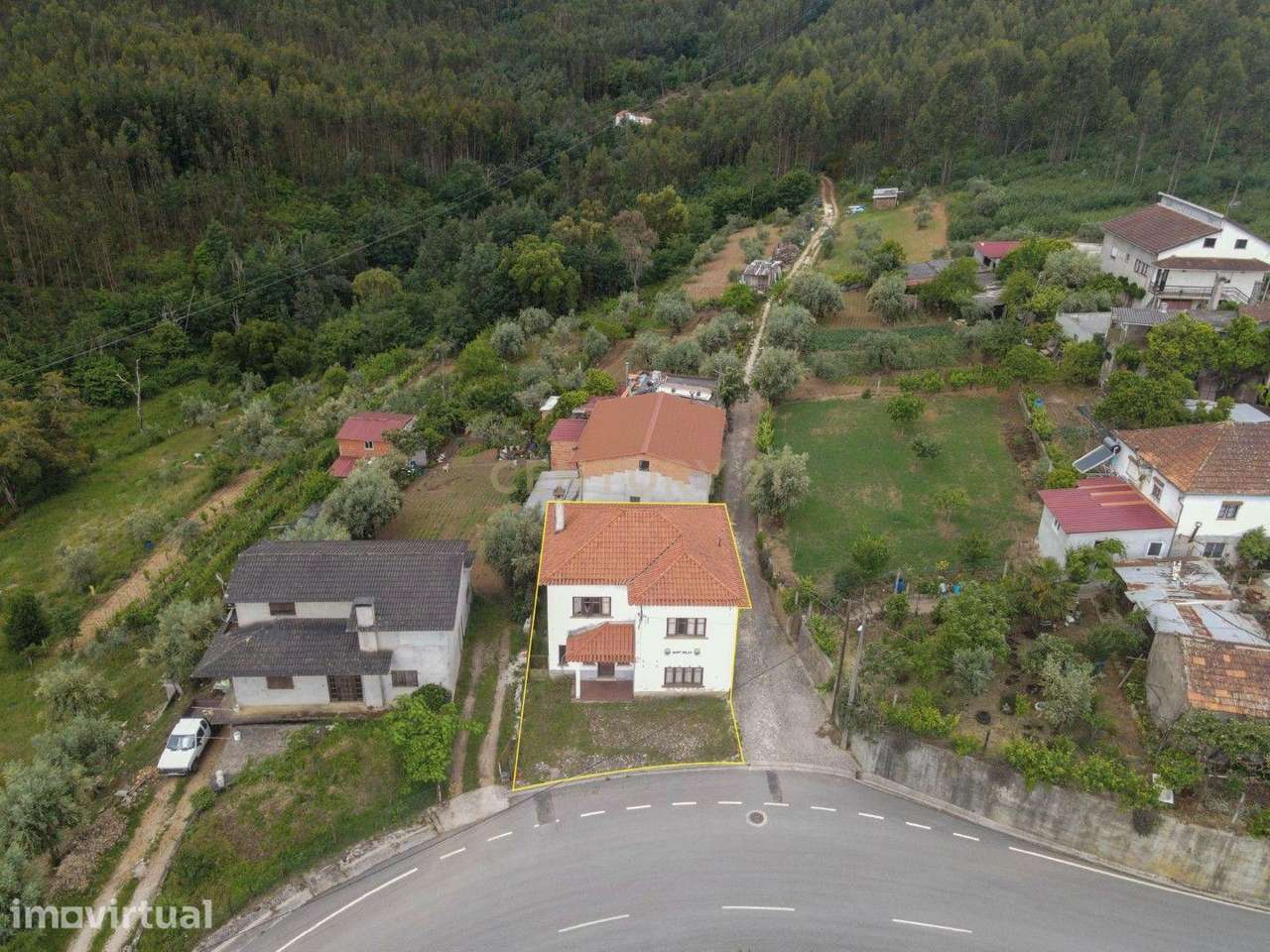 Casa de Dois pisos com logradouro - Grande imagem: 2/43