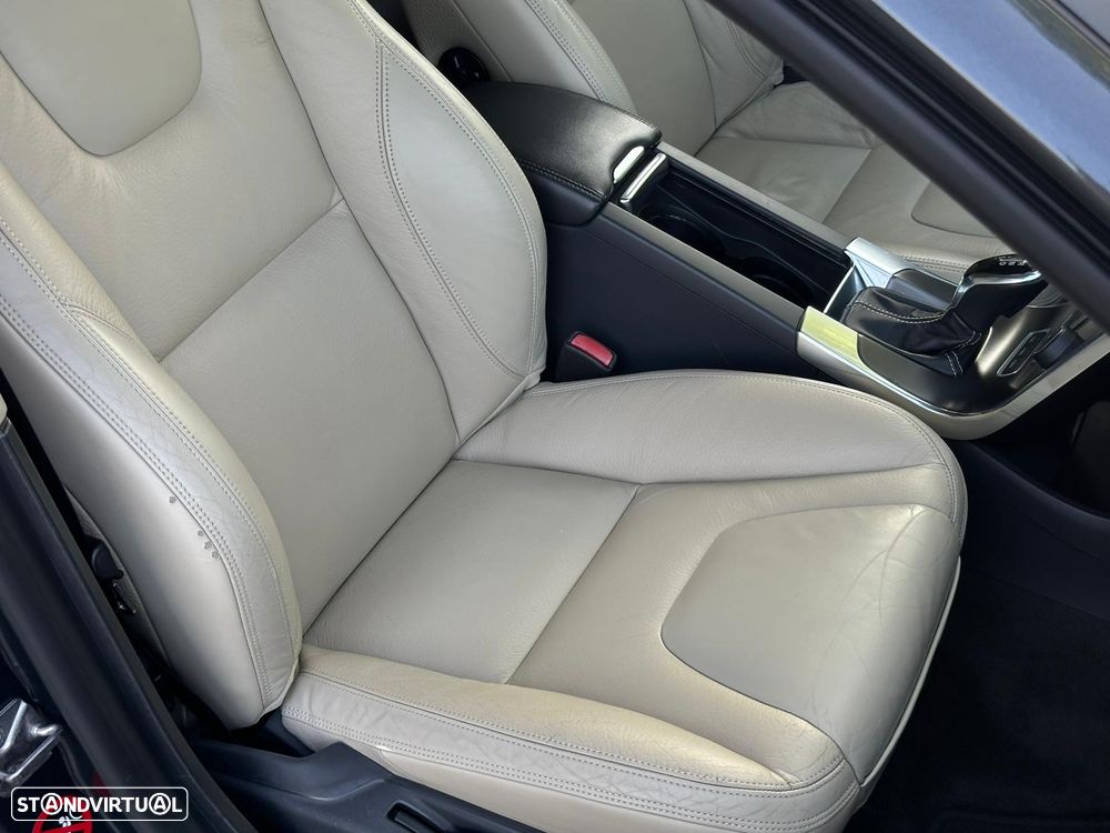 Volvo V60 2.4 D6 Summum AWD Phev - 35