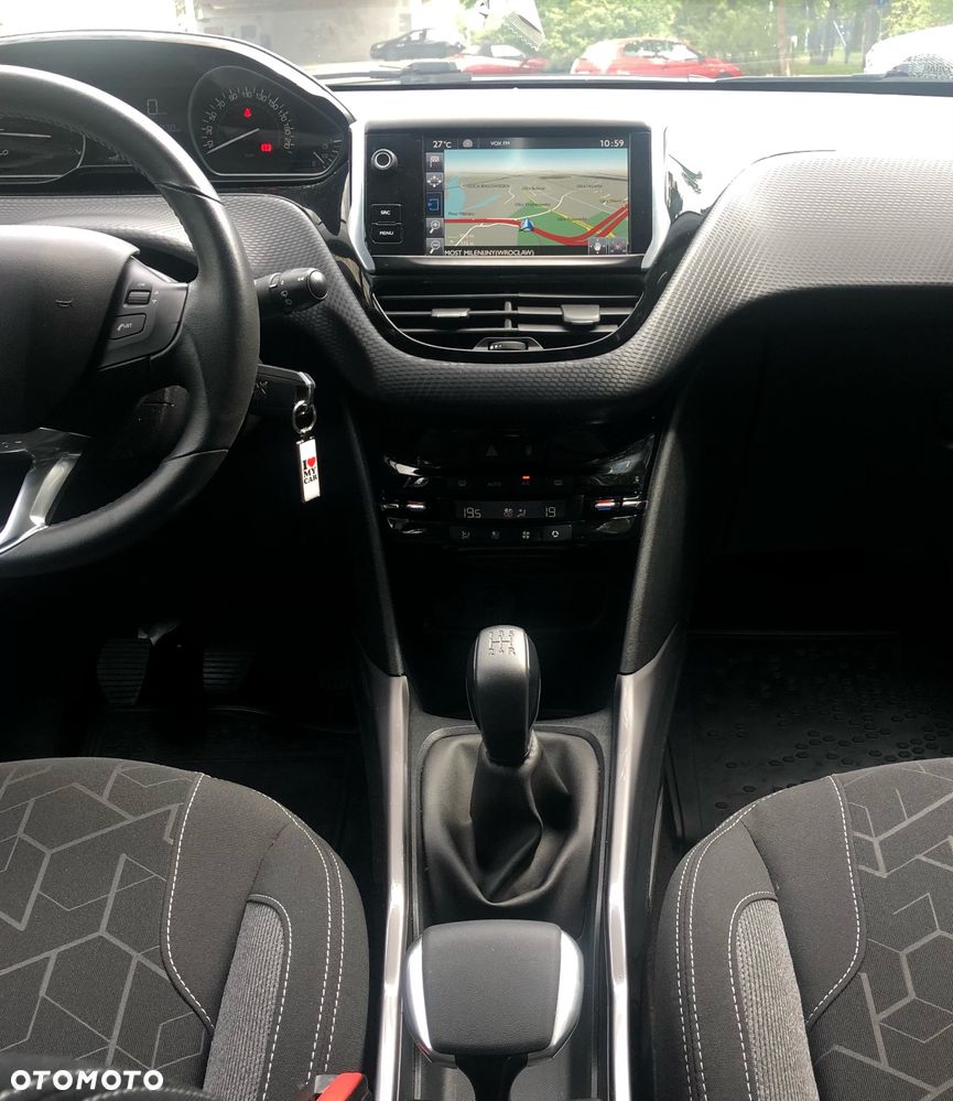 Peugeot 2008 1.2 Pure Tech Active S&S - 11