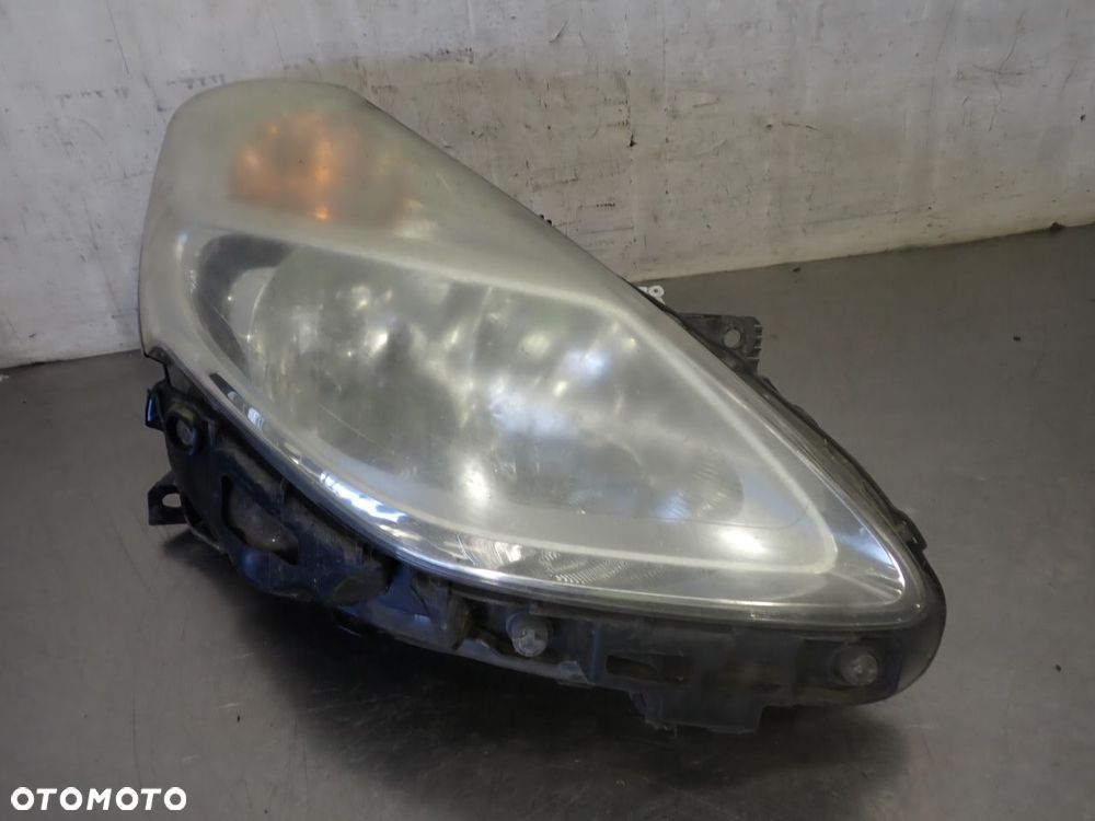 LAMPA PRAWA PRZEDNIA RENAULT CLIO III LIFT 1.5 - 1
