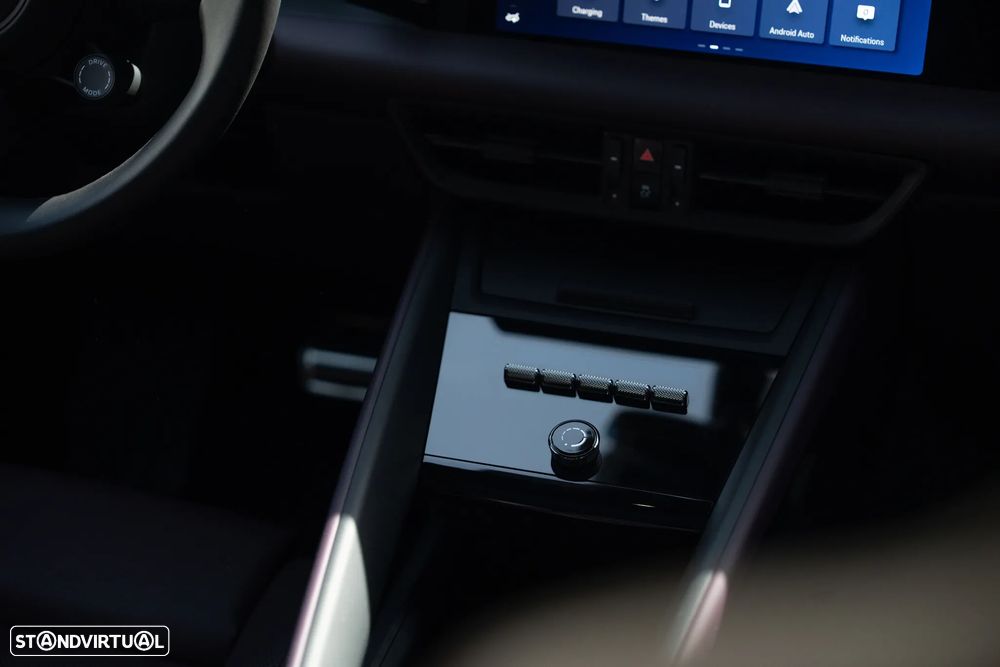 Porsche Macan Electric 4 - 31