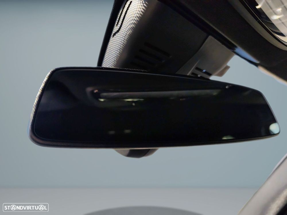 BMW 320 d Touring Pack Desportivo M Auto - 33