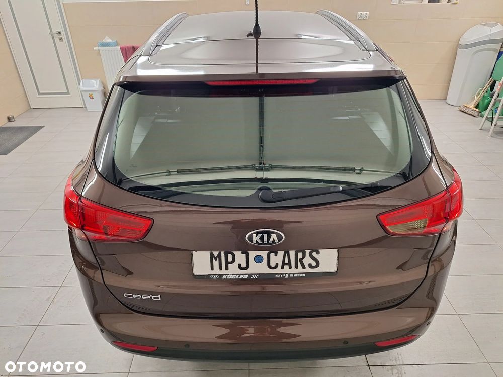 Kia Ceed 1.6 GDI Fifa World Cup Edition - 10