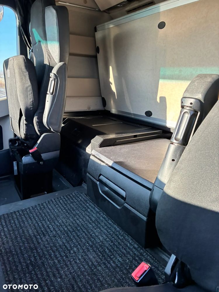 Mercedes-Benz Actros - 13