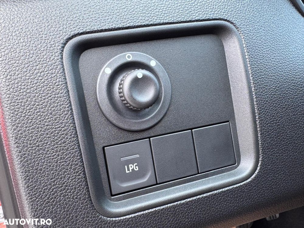Dacia Duster TCe 90 Essential - 21