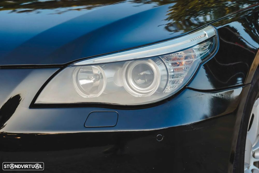 BMW 520 dA Touring Executive - 43