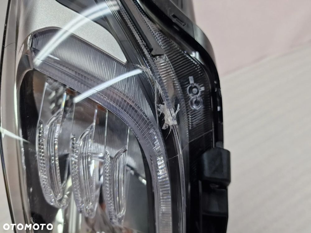 KIA STONIC 17- LEWA LAMPA PRZEDNIA PRZÓD SOCZEWKA + LED , NR 92101-H8 , NR AUKCJI LA645 - 9