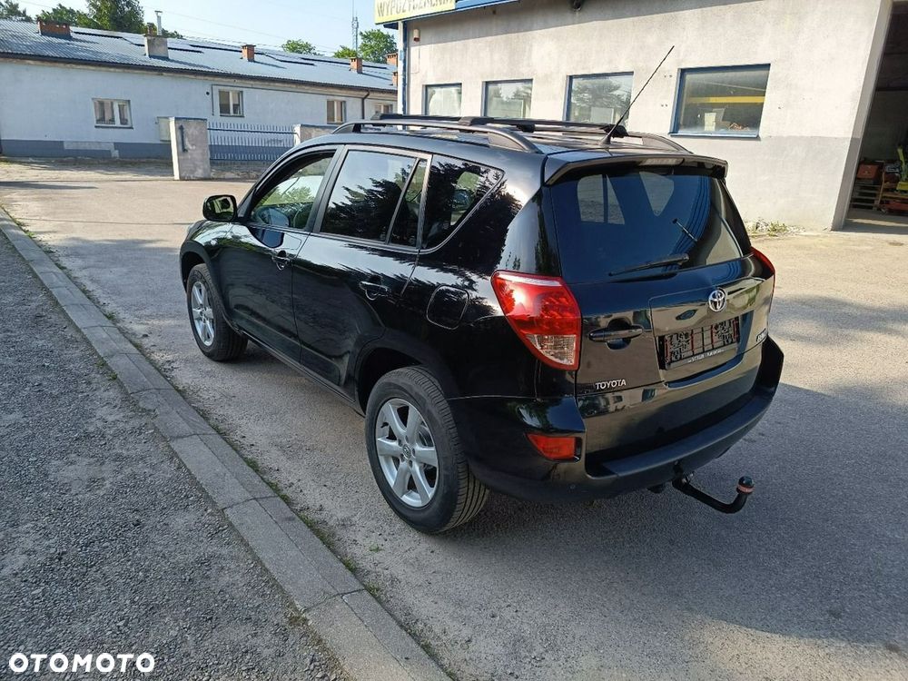Toyota RAV4 - 4