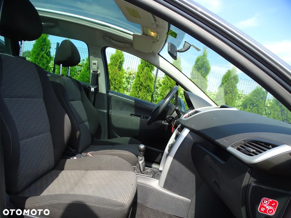 Peugeot 207 - 12