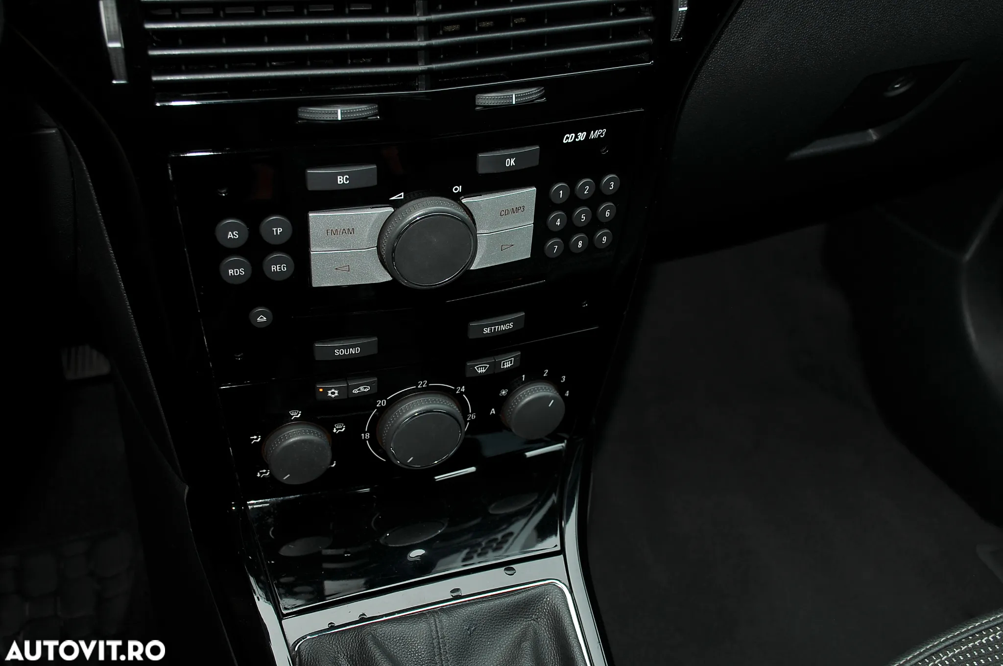 Opel Astra GTC 1.9 CDTI Cosmo - 12