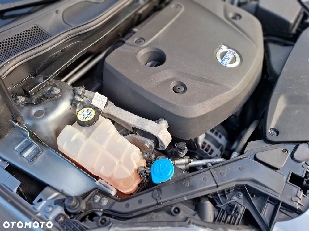Volvo V40 D4 Geartronic You - 26