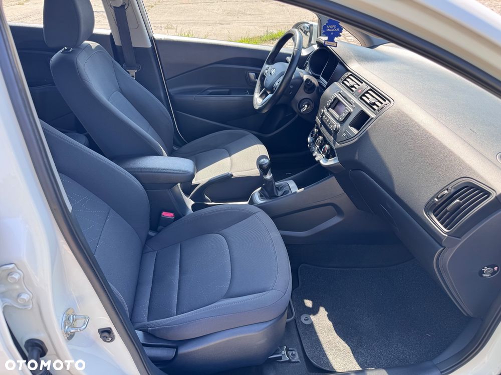 Kia Rio 1.2 Attract - 12