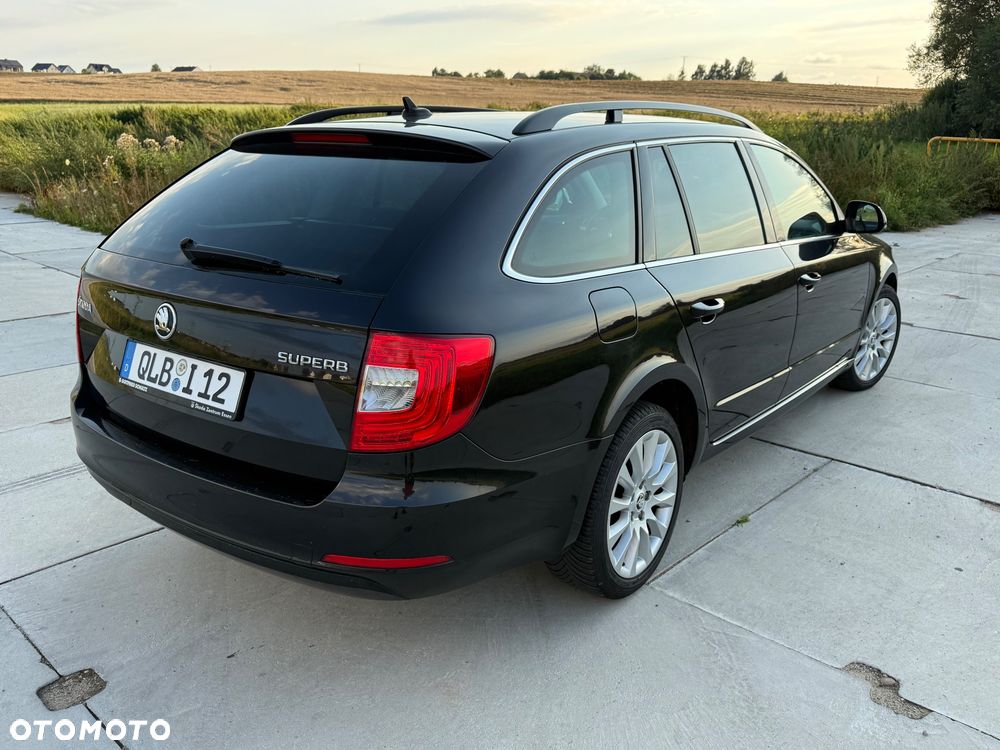 Skoda Superb 2.0 TDI Green tec DSG Elegance - 4