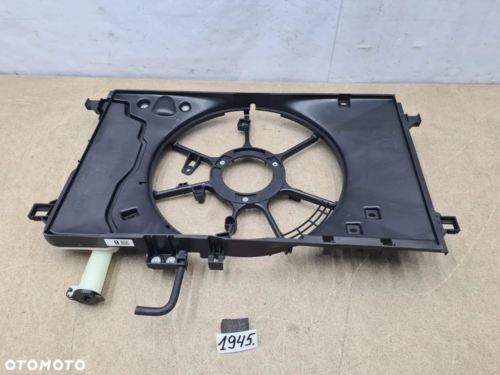 Toyota Yaris 4 IV 16711-K0060 obudowa wentylatora ze zbiorniczkiem wyrównawczym - 10
