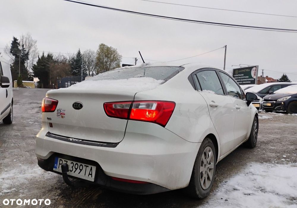 Kia Rio - 4