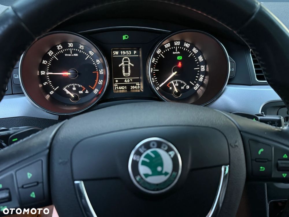 Skoda Superb 2.0 TDI 4x4 DSG Exclusive - 29