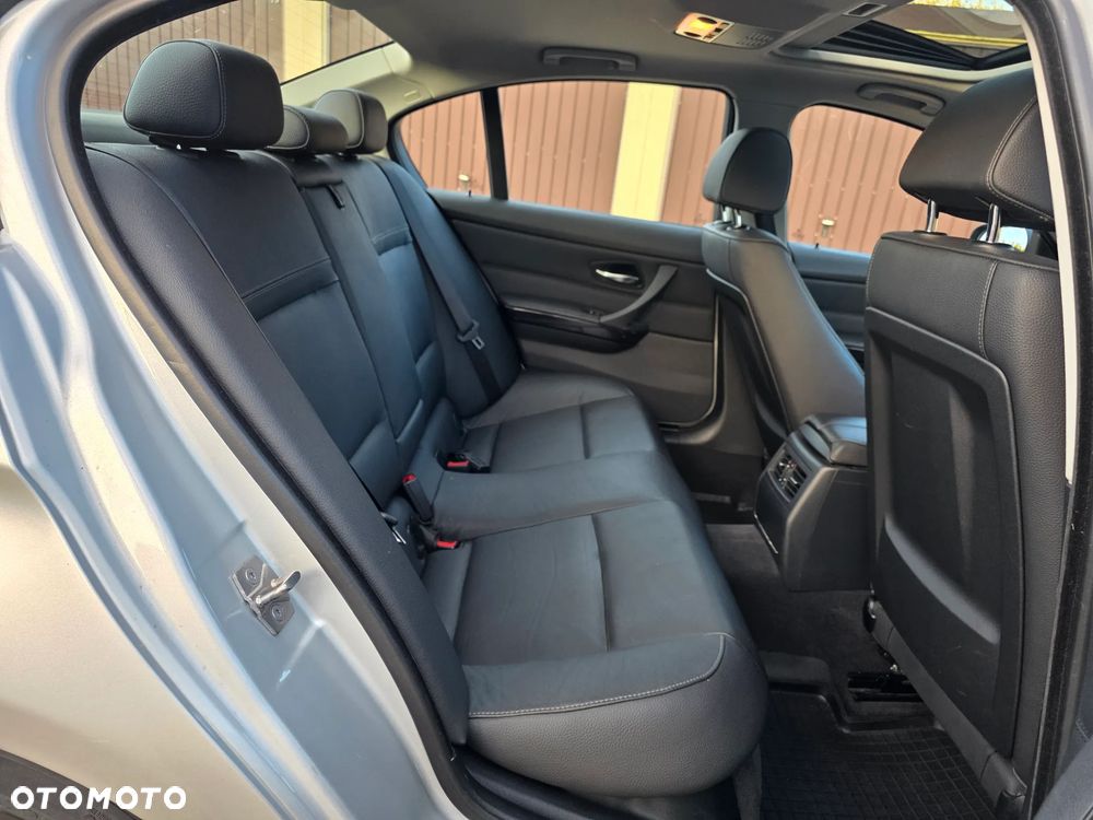 BMW Seria 3 318i Edition Lifestyle - 12