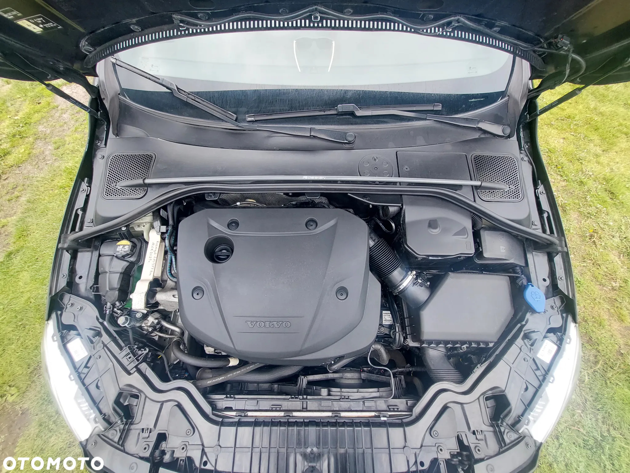 Volvo V60 D4 Geartronic R-Design - 14