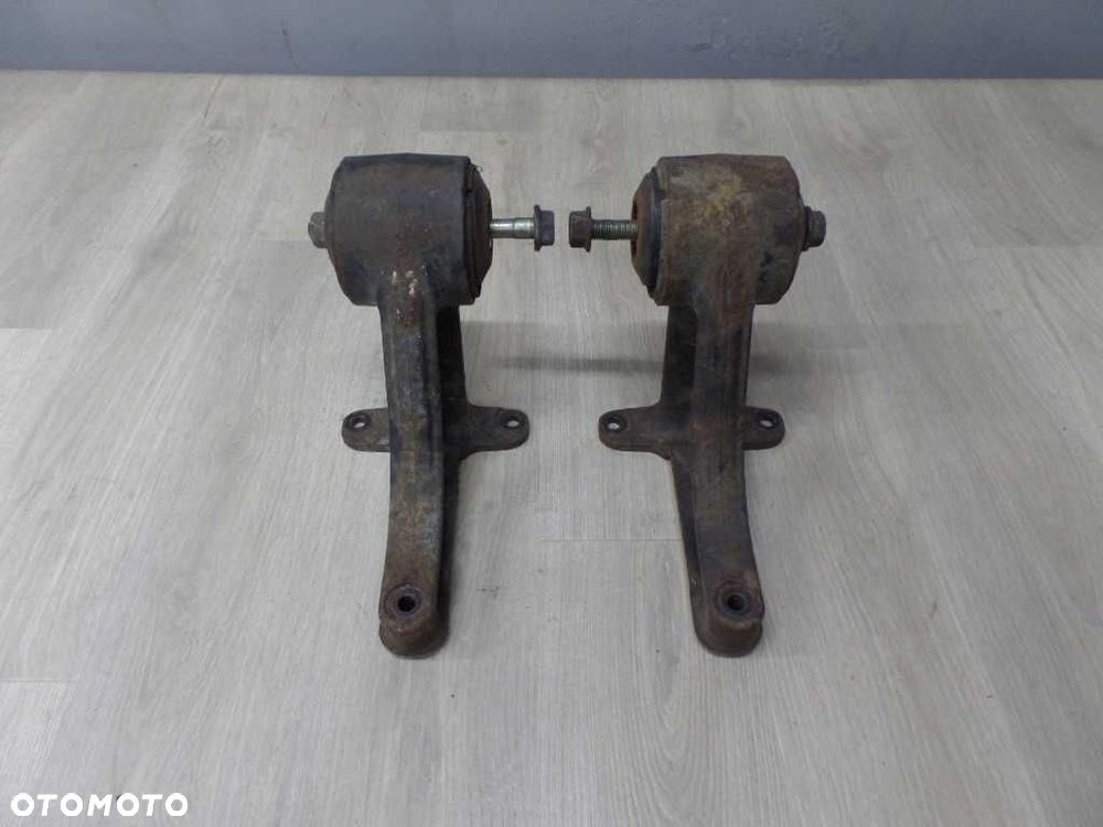 DAF LF 45 55 06-14 LAPA ZAWIAS PODUSZKA KABINY AFRC854 - 1