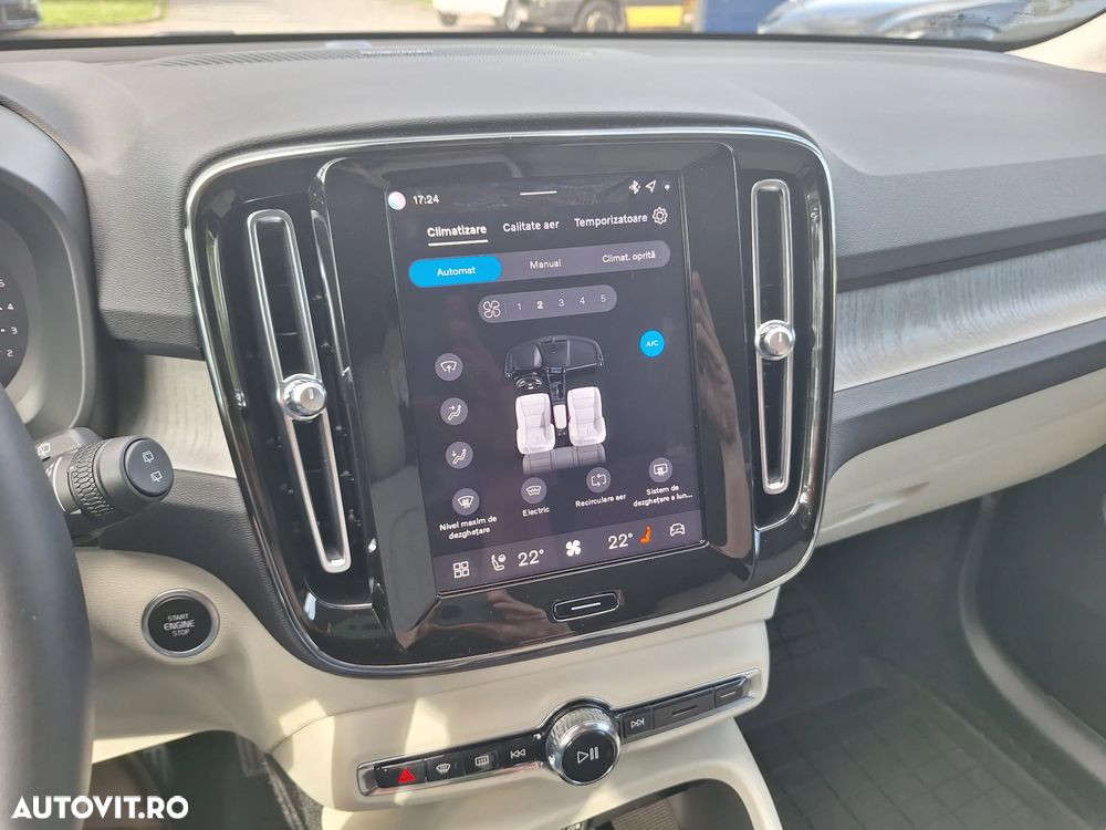 Volvo XC 40 B3 AT FWD MHEV Plus Dark - 28