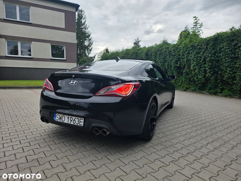 Hyundai Genesis - 4
