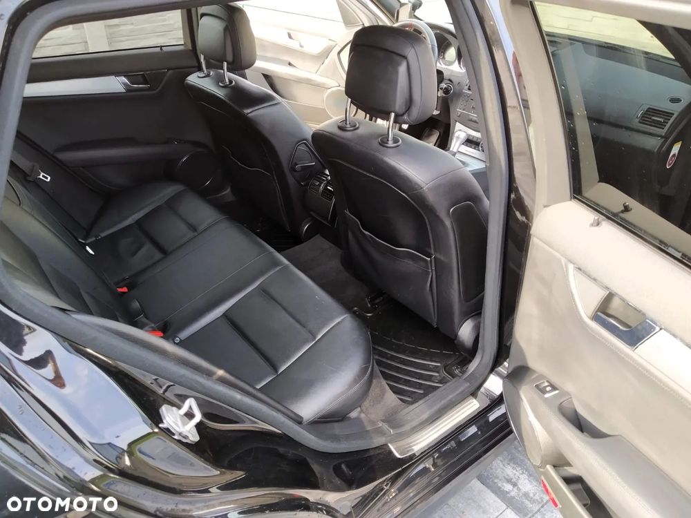 Mercedes-Benz Klasa C 350 CDI DPF 7G-TRONIC BlueEFFICIENCY SPORT EDITION - 10