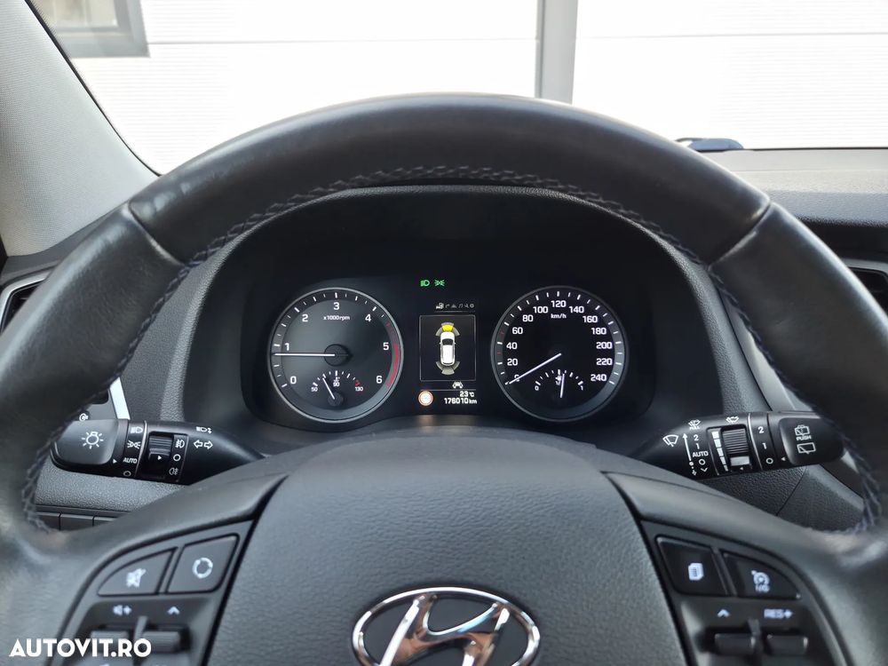 Hyundai Tucson 2.0 CRDI 4WD 6MT Style - 11