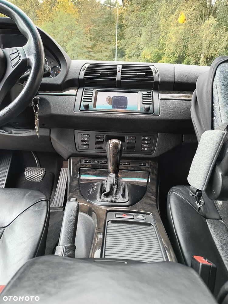 BMW X5 4.4i - 15