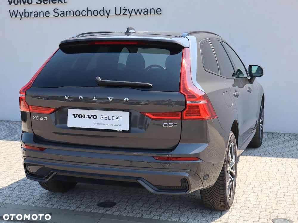 Volvo XC 60 B5 B AWD Plus Dark - 5