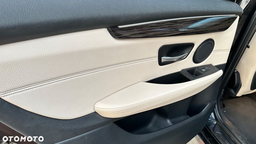 BMW Seria 2 218i Luxury Line - 16