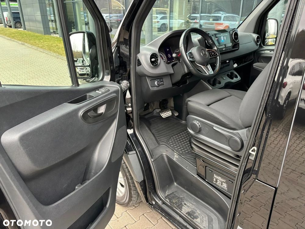 Mercedes-Benz Sprinter - 16