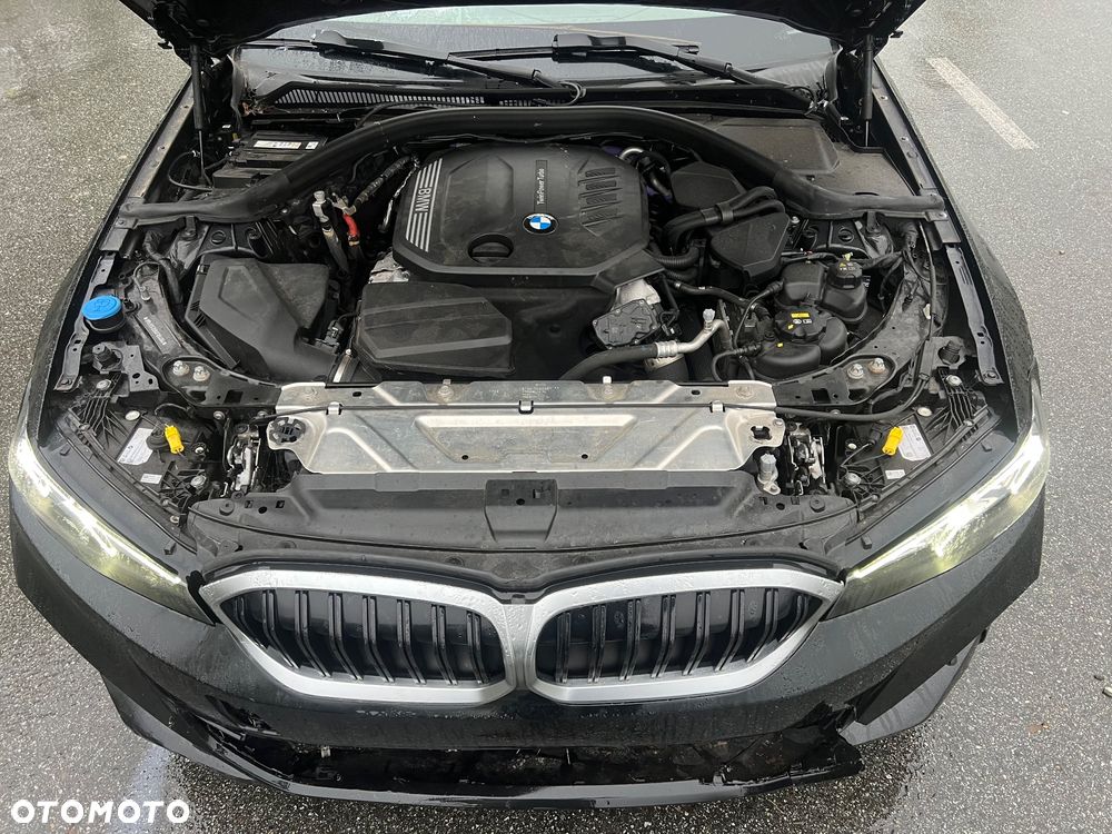 BMW Seria 3 320d Touring xDrive - 9