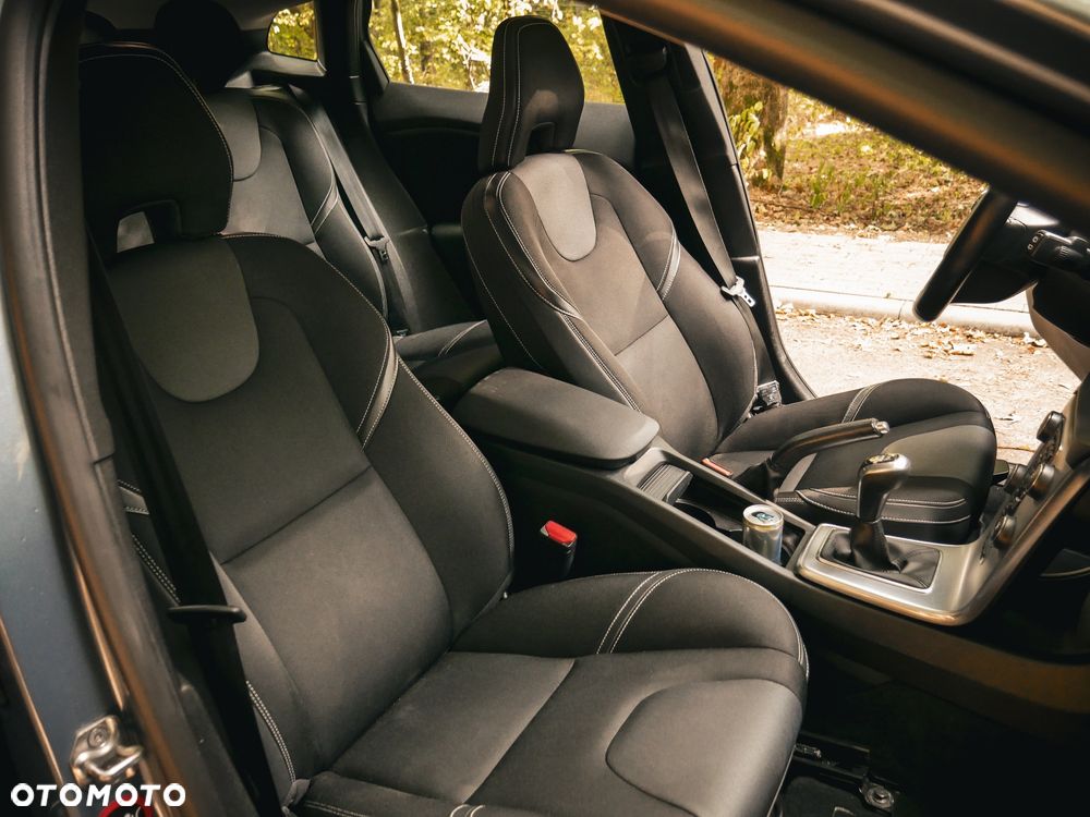 Volvo V40 D2 Momentum - 30