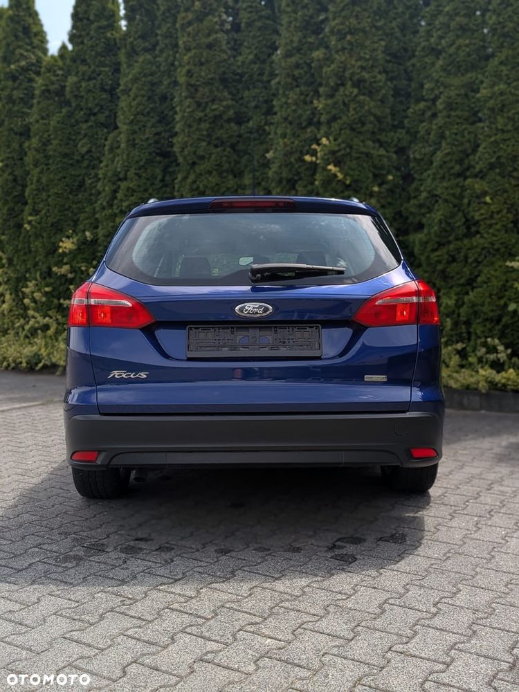 Ford Focus SW - 8