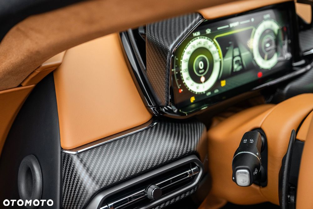 Aston Martin Vantage - 19