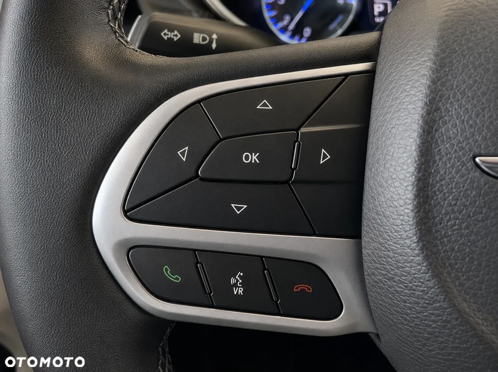 Chrysler Pacifica - 10