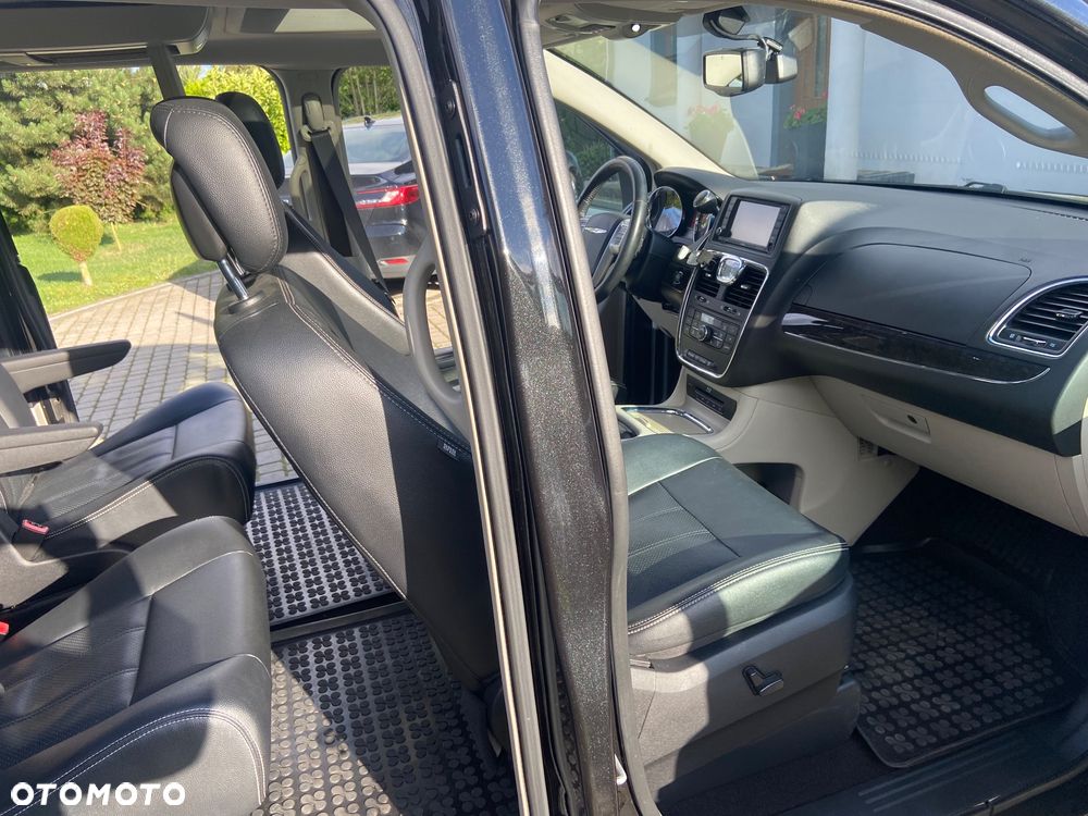 Chrysler Town & Country 3.6 Touring - 19