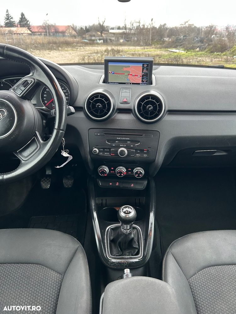 Audi A1 1.6 TDI ack Attraction - 7