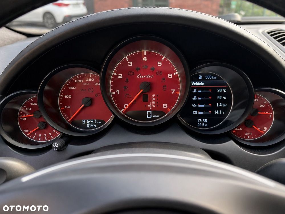 Porsche Cayenne - 12