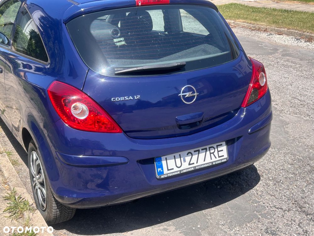 Opel Corsa 1.2 16V Essentia - 10