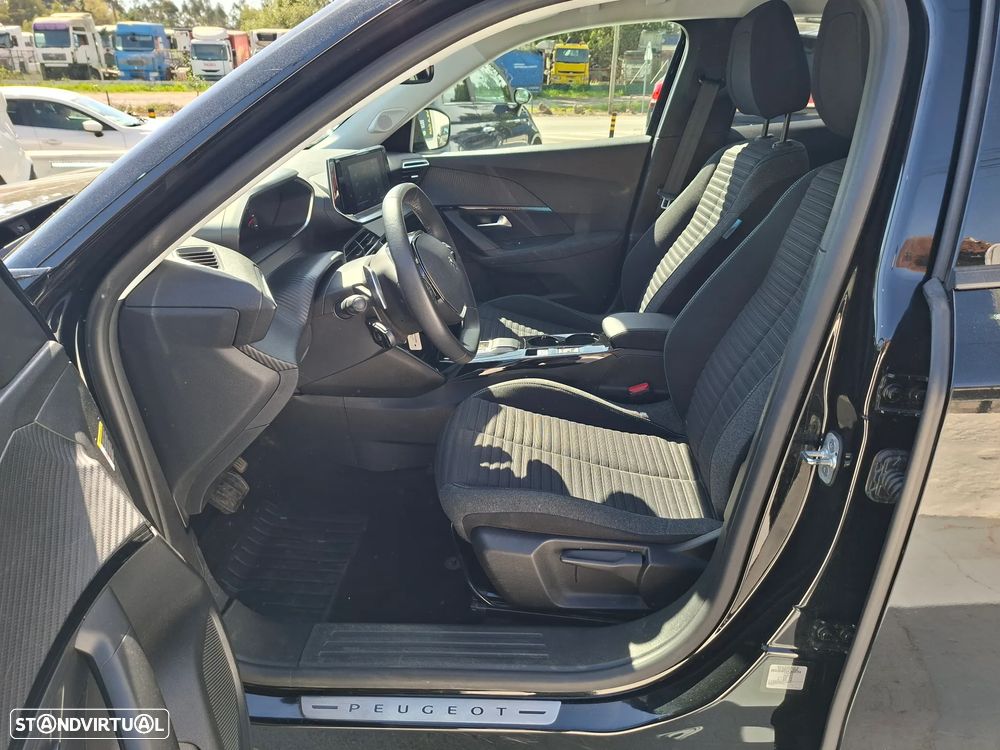 Peugeot 2008 PureTech 130 EAT8 Active - 38