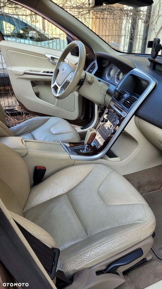 Volvo XC 60 D5 AWD Summum - 17