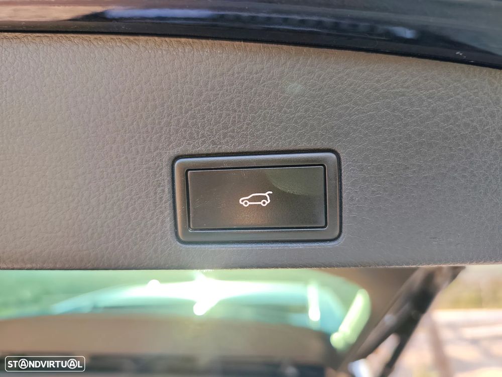 Volkswagen Touareg 3.0 TDI V6 Top Tiptronic — fotografia 15