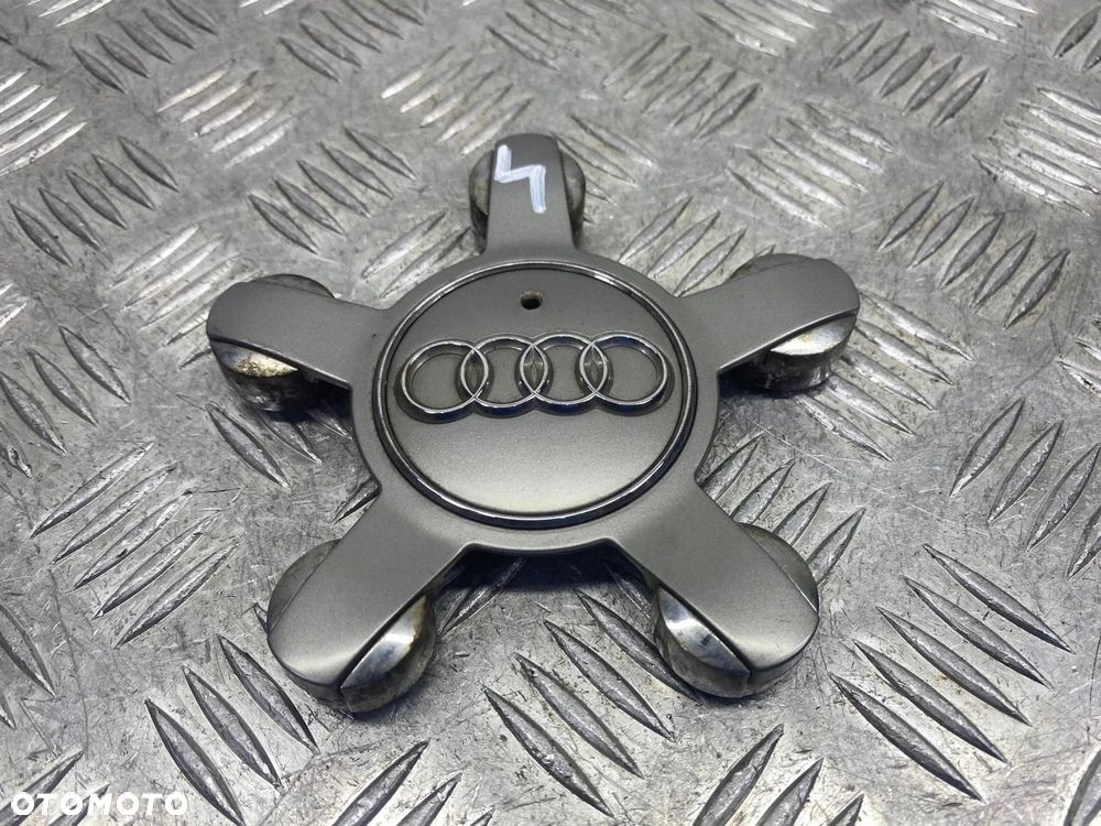 DEKIELEK KOŁPAK EMBLEMAT FELGI AUDI A4 A5 A6 A8 Q5 8R0601165 - 6