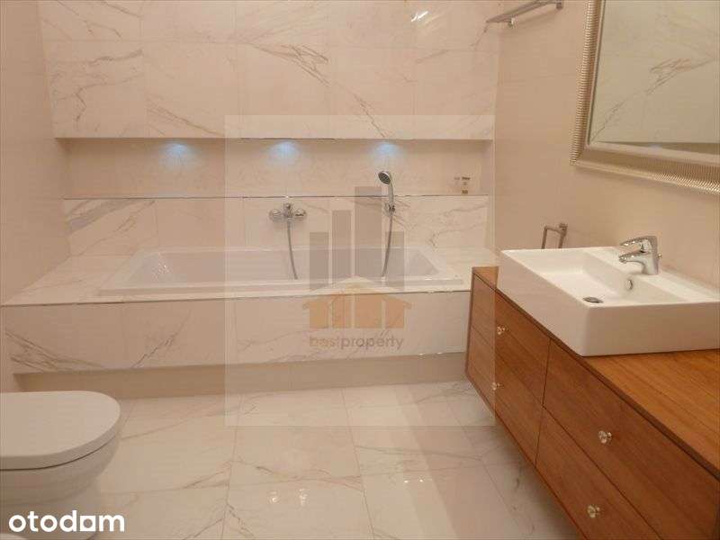 Apartament w centrum przy parku