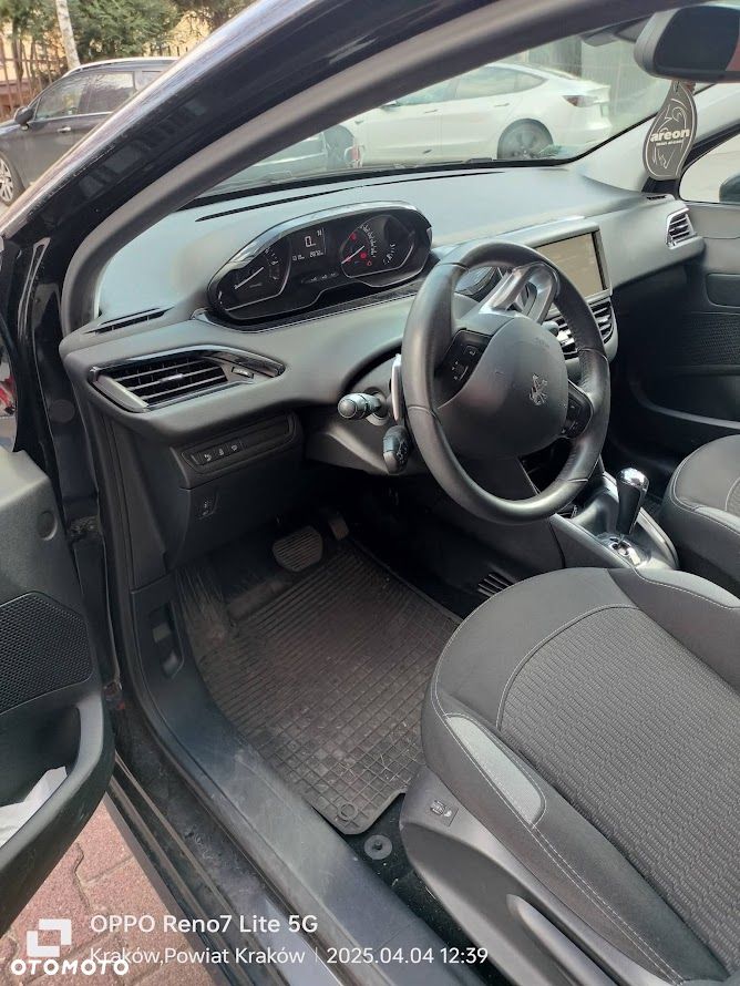 Peugeot 208 1.2 PureTech Active ETG5 - 4
