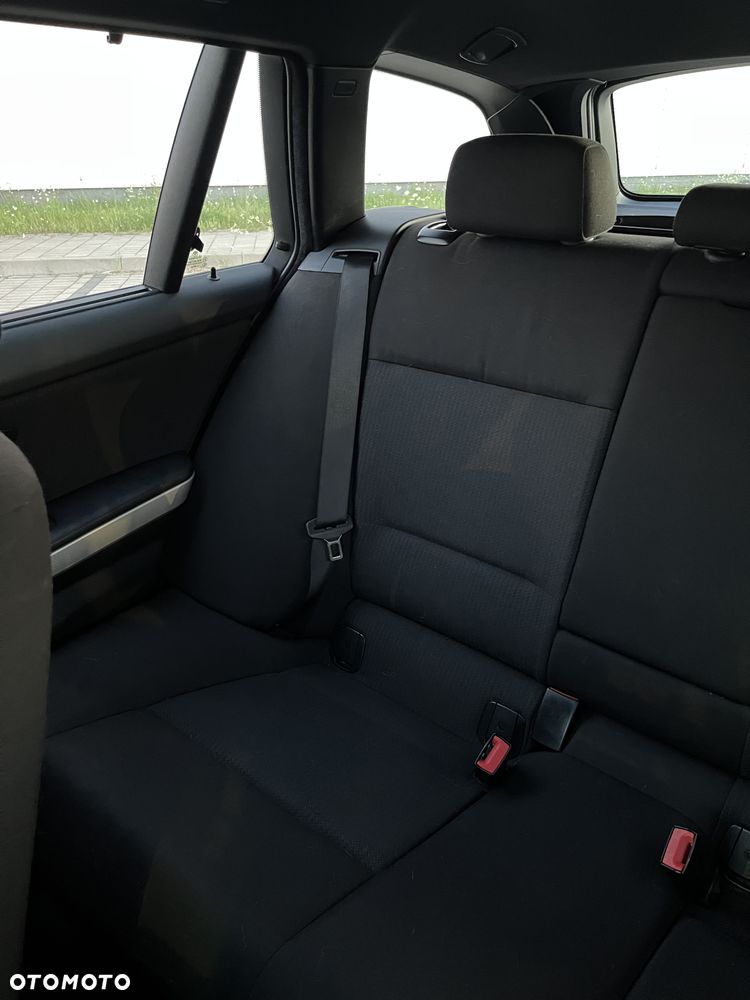 BMW Seria 3 318i - 12