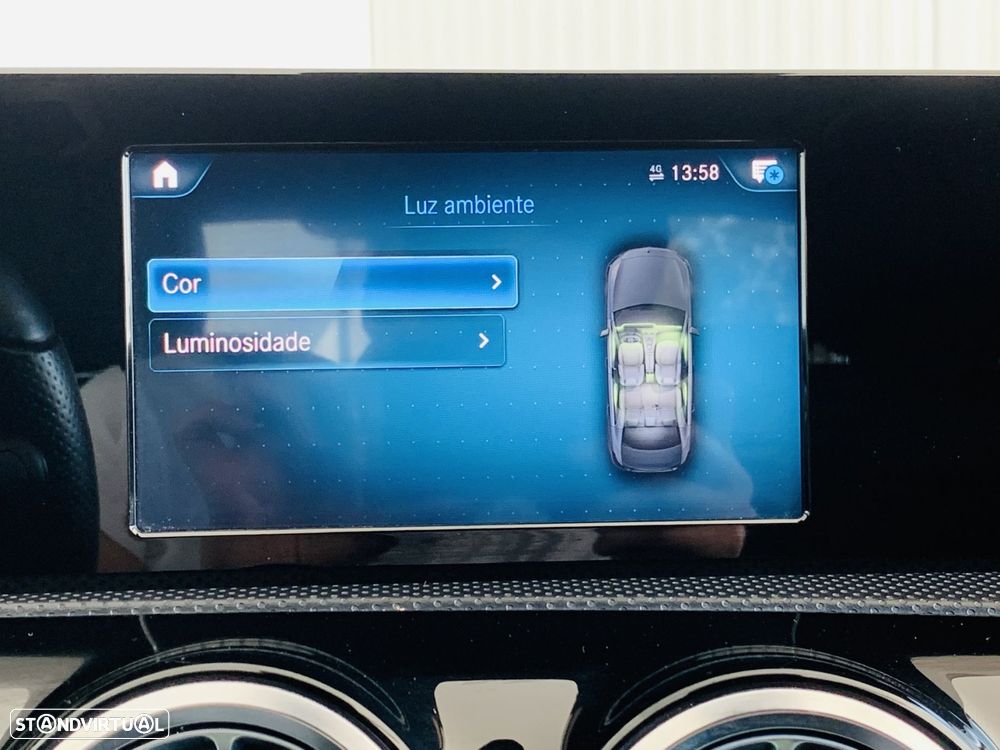 Mercedes-Benz A 250 Limousine e AMG Line - 24
