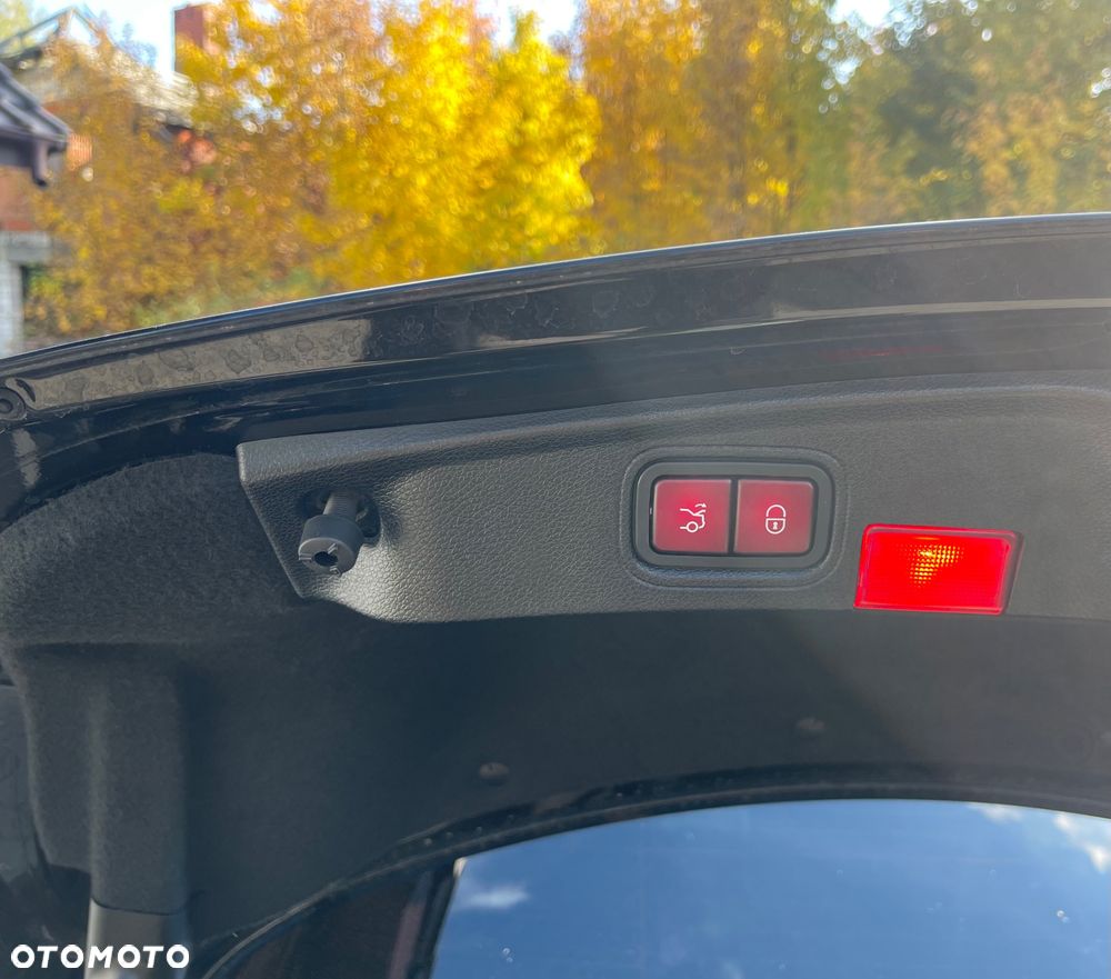 Mercedes-Benz Klasa C 300 7G-TRONIC AMG Line - 11