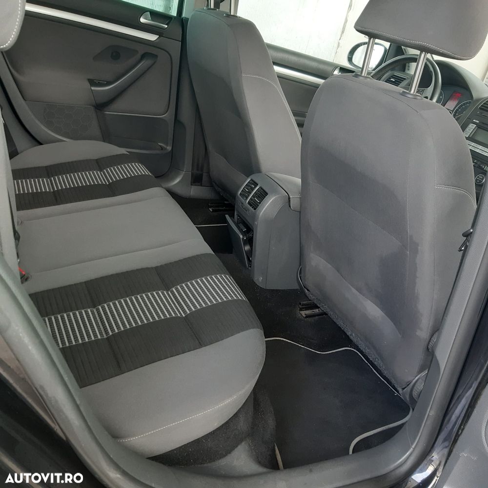 Volkswagen Golf - 10